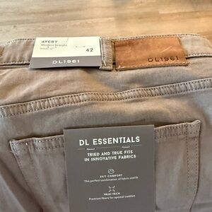 DL1961 Avery Modern Straight Men’s Chinos — Taupe Brown